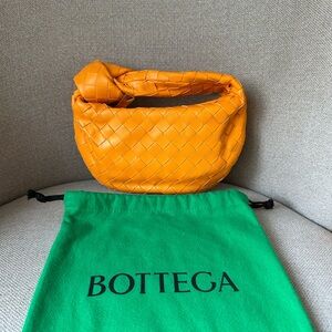 Bottega Veneta. Jodie mini orange new